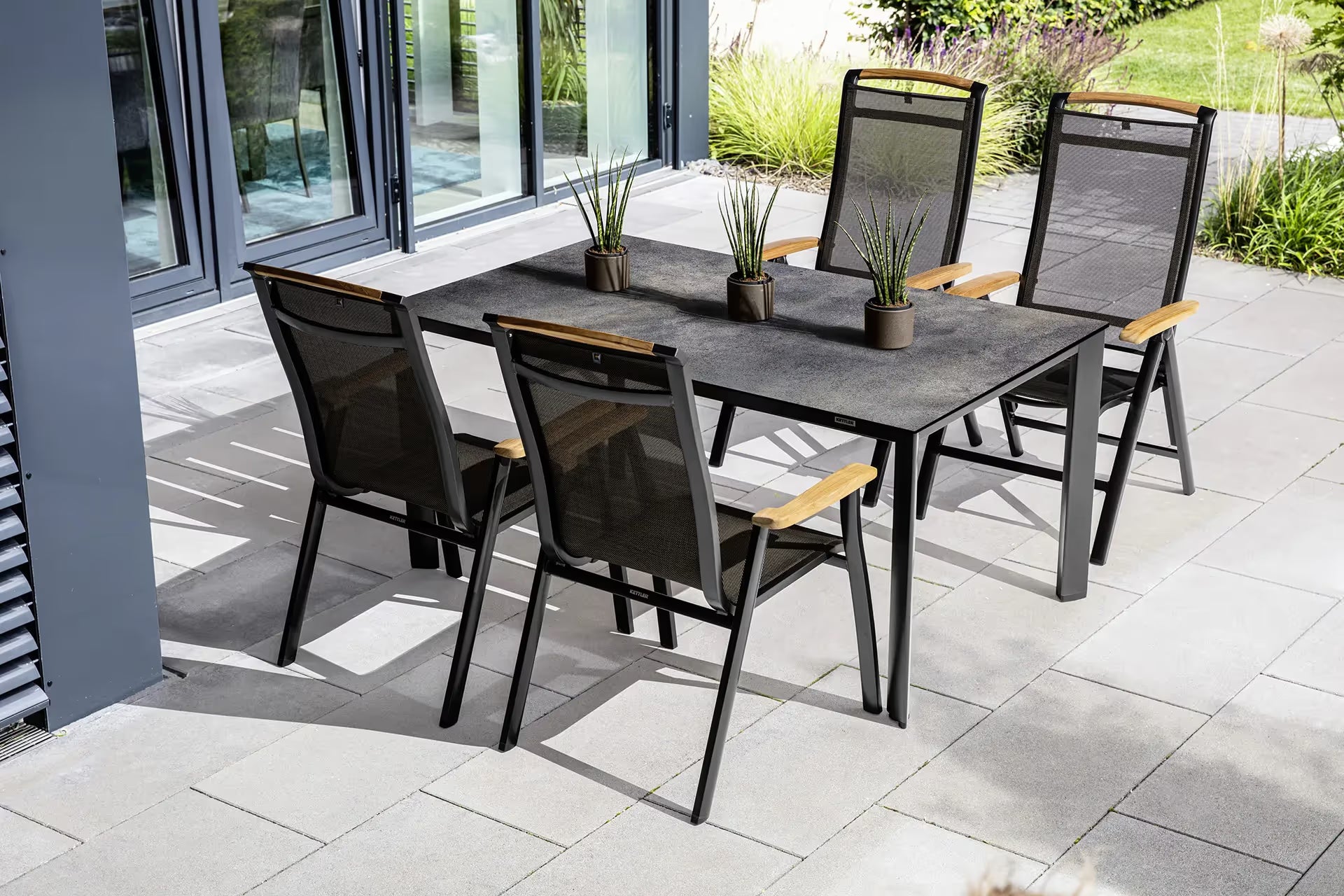 KETTLER HPL Tischplatte 160 x 95 cm
Wing- Profil – Titanit anthrazit Ansicht 3