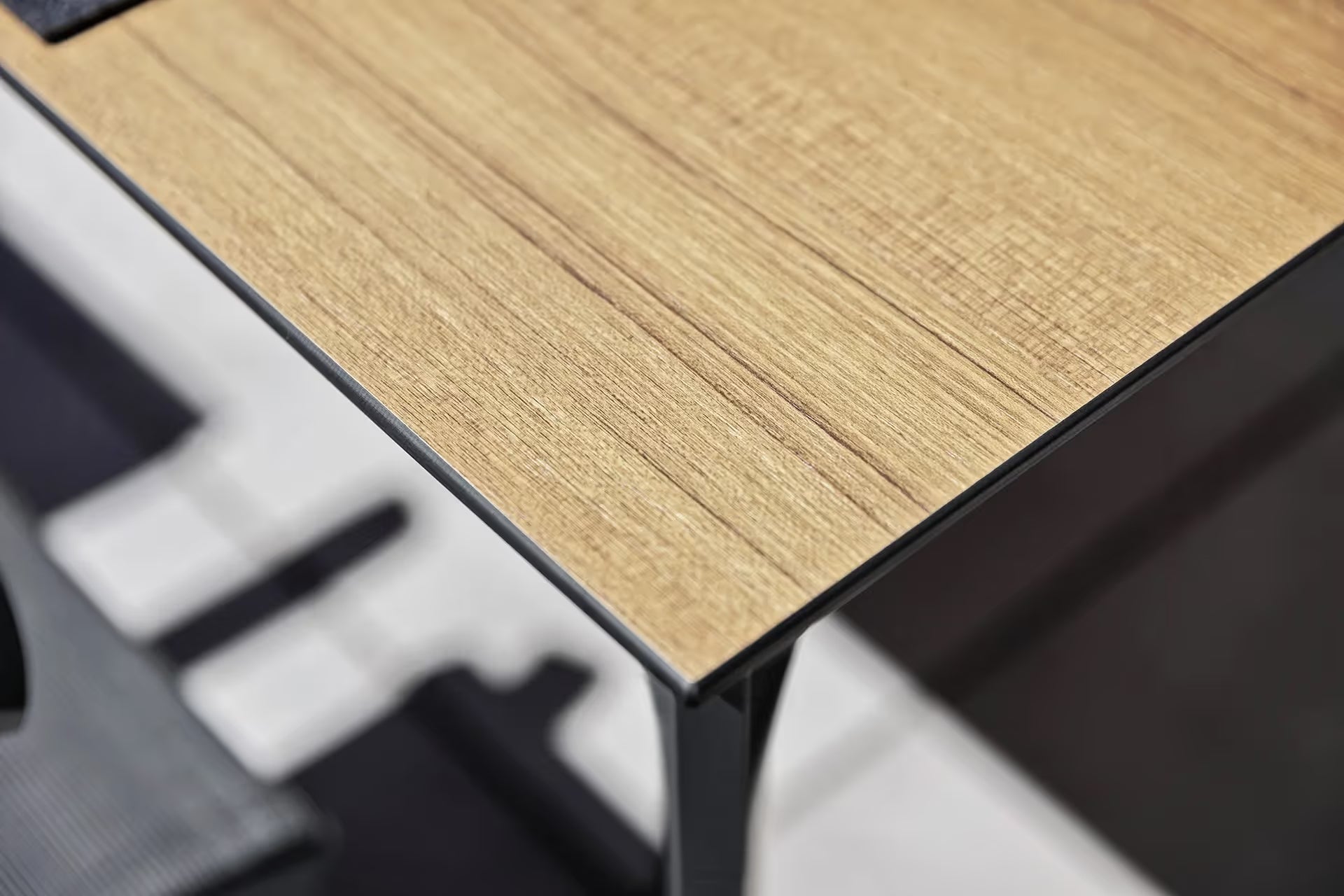 KETTLER HPL Tischplatte 95 x 95 cm
Wing-Profil – Teak-Optik mit Fräsung Ansicht 3