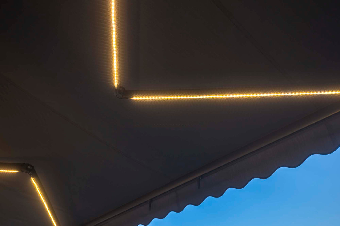 Halbkassettenmarkise Warm LED Beleuchtung Licht Nacht