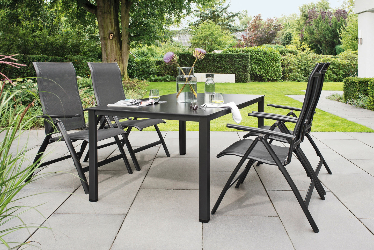 Esstisch Terrasse Seitenansicht schwarz Gartenmöbel