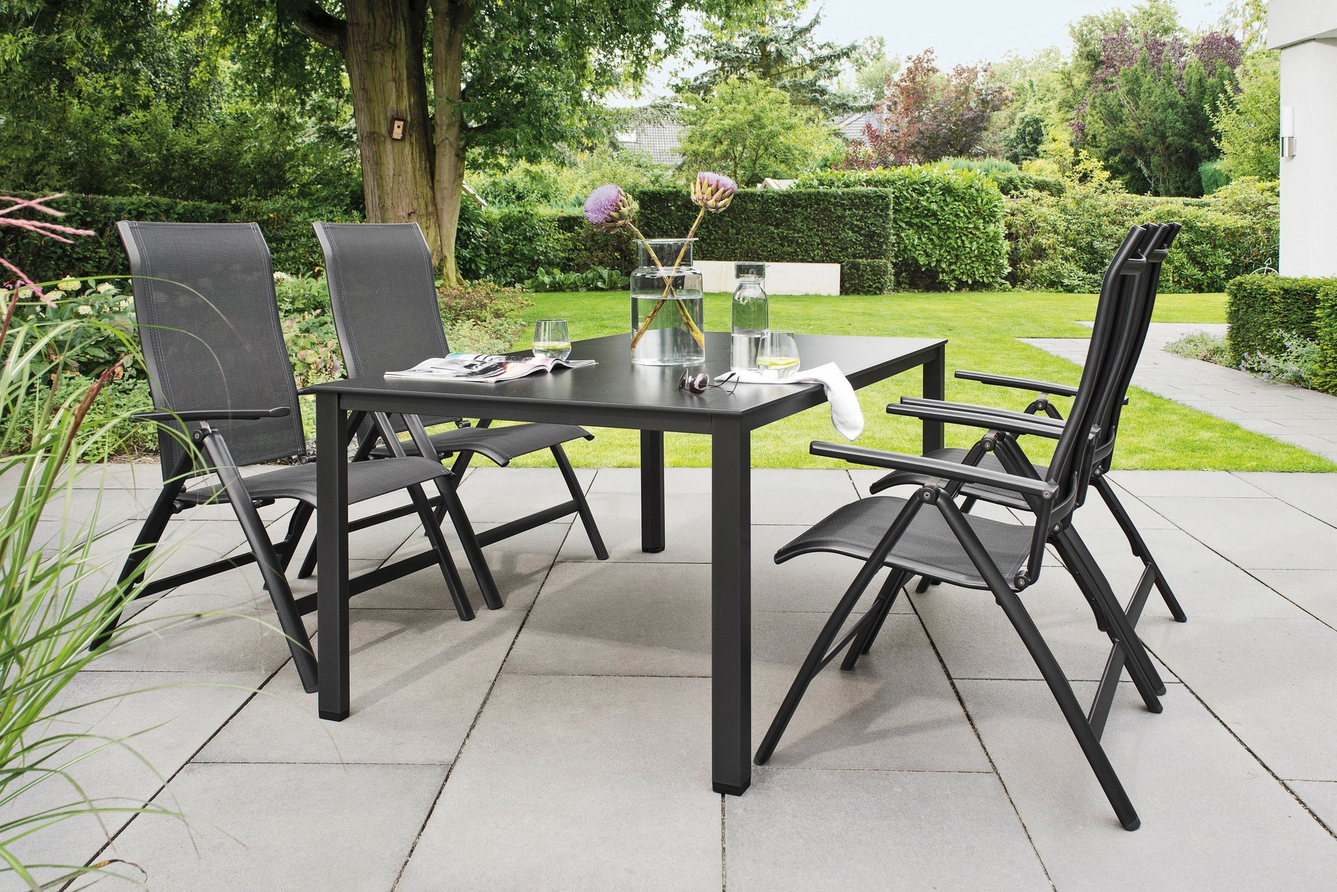 Esstisch Terrasse Seitenansicht schwarz Gartenmöbel